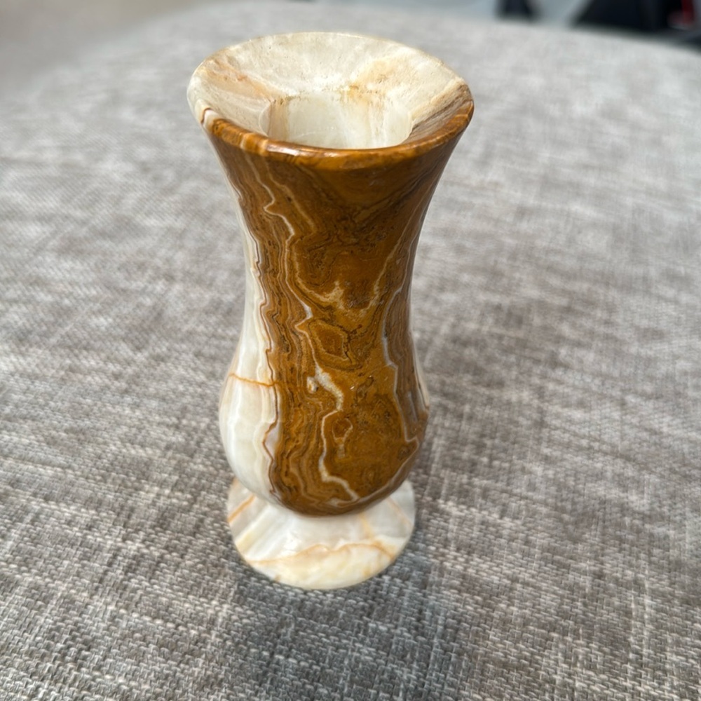 Vintage Onyx Alabaster Marble Carved Vase 8" X 4"Flared Lip, Round Base.
